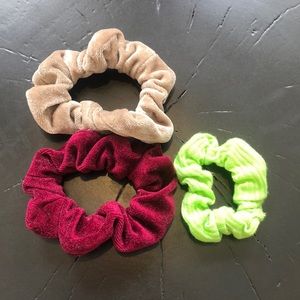 maroon velvet, beige velvet, bonus green cotton